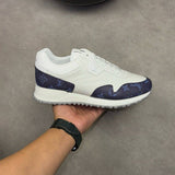 Runaway Sneaker - 24HEARTZ
