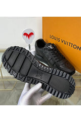Runaway Sneaker - 24HEARTZ