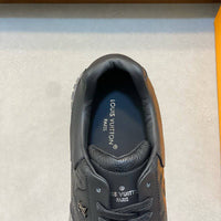 Runaway Sneaker - 24HEARTZ