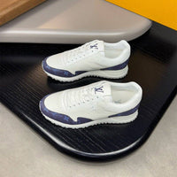 Runaway Sneaker - 24HEARTZ
