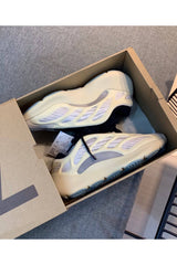 Yeezy 700 - 24HEARTZ