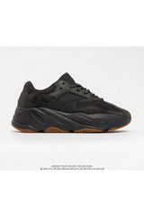 Yeezy 700 - 24HEARTZ