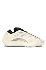 Yeezy 700 - 24HEARTZ