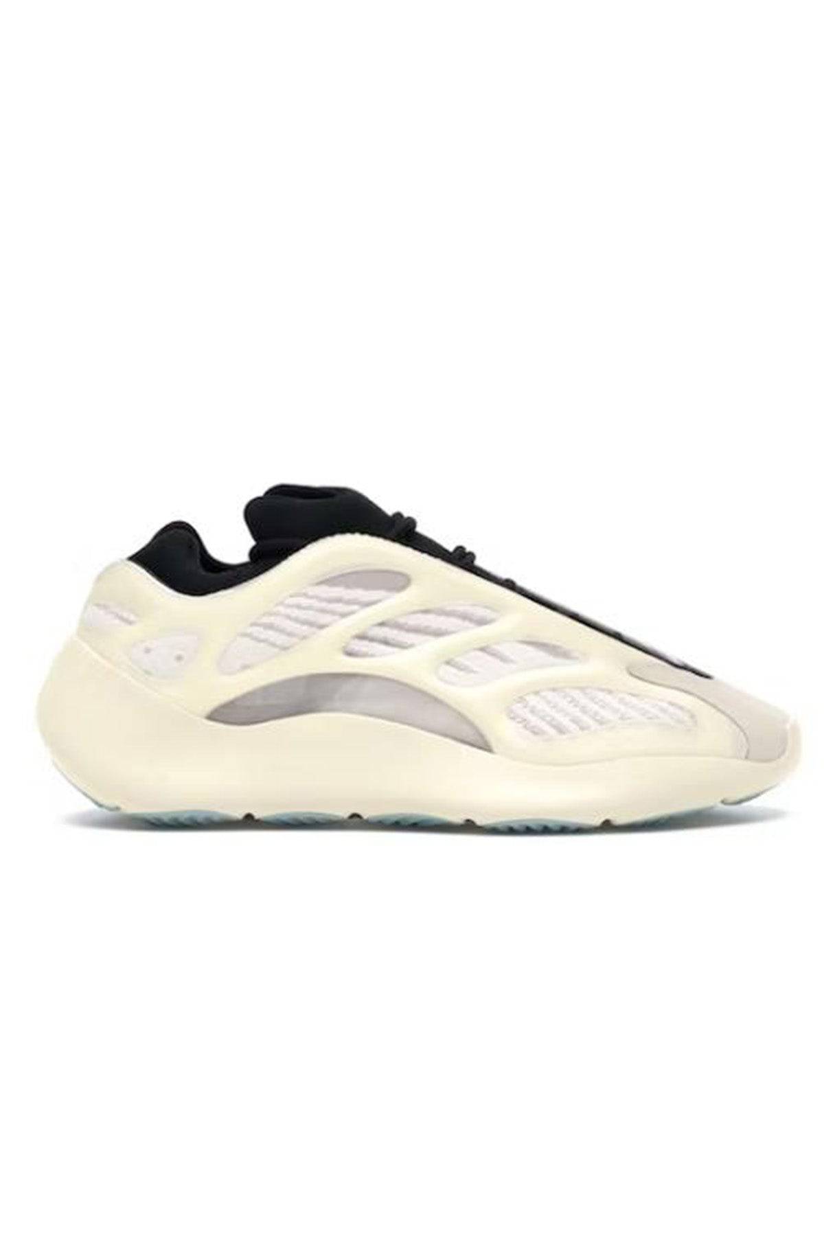 Yeezy 700 - 24HEARTZ